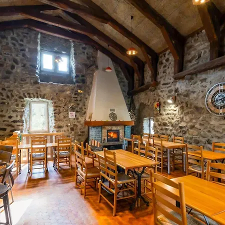 L'estela Sur Le Gr70 Кемпинг *